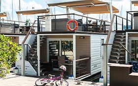 Marina Luxury Houseboat Olive